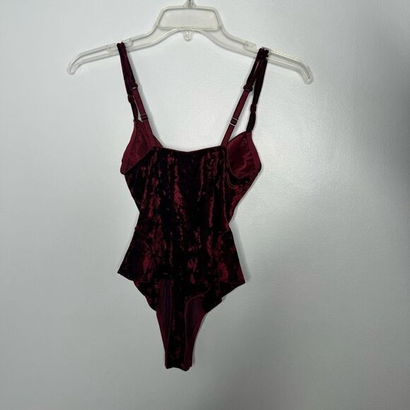 Victoria’s Secret red velvet bodysuit size 34B - Picture 4 of 4